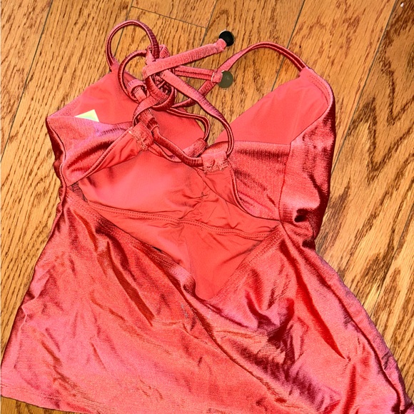 Swimsuit top in small that’s shimmery rose pink! - Picture 2 of 3